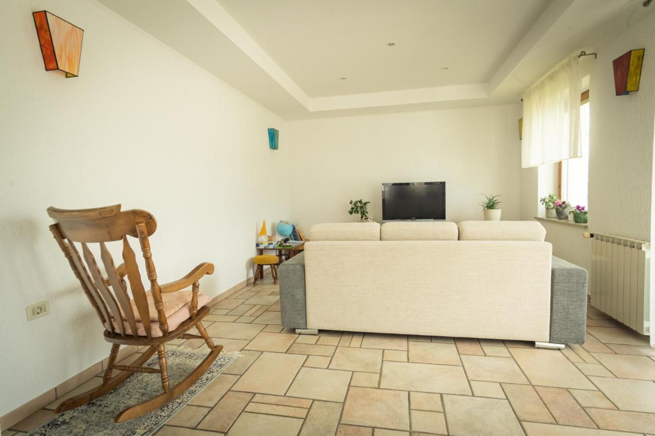 Apartment Ajdi Ajdovščina Eksteriør billede